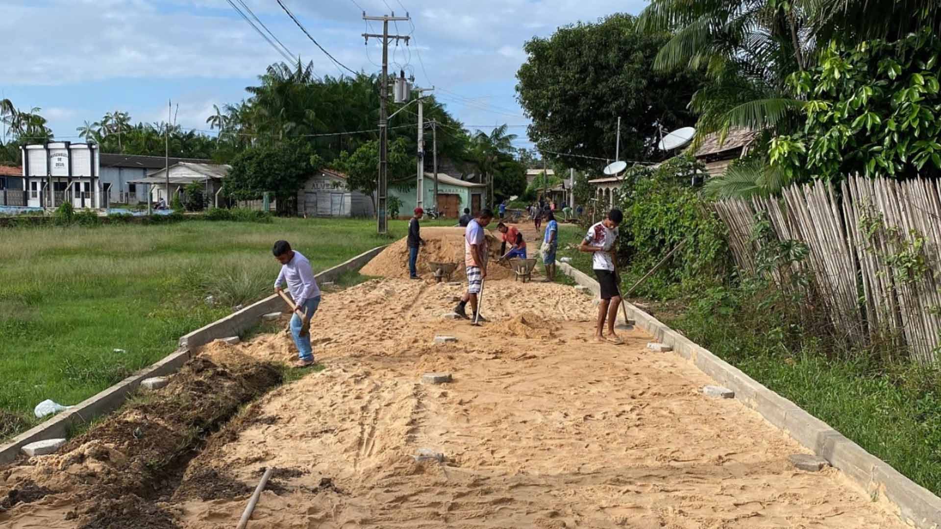 Prefeitura inicia calçamento da Sabá Leal